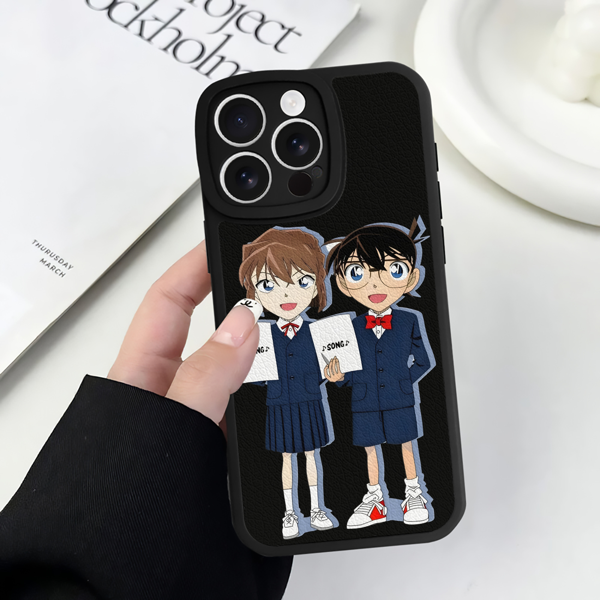 （画像用） 名探偵コナン 灰原 哀 はいばら あい Detective Conan Anita Hailey、Vi Graythorn Haibara Ai 【iPhone 16シリーズ対応】シリコンスマホケース（レザー調） 材質：シリコン